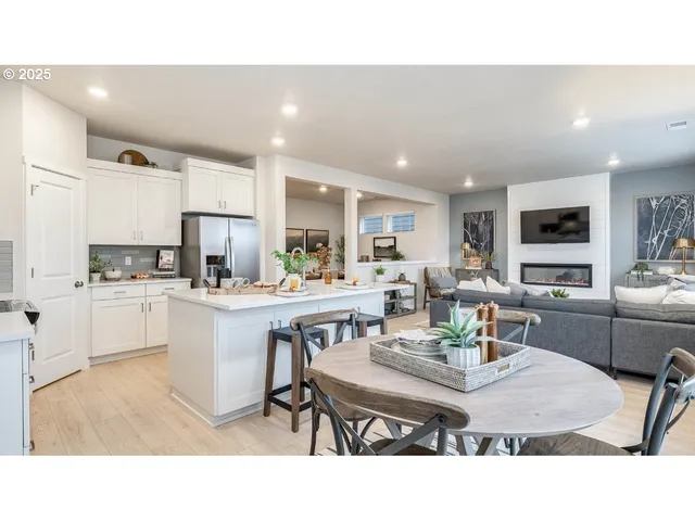 $579,995 | 3650 Southwest Binford Avenue, Gresham, OR 97080