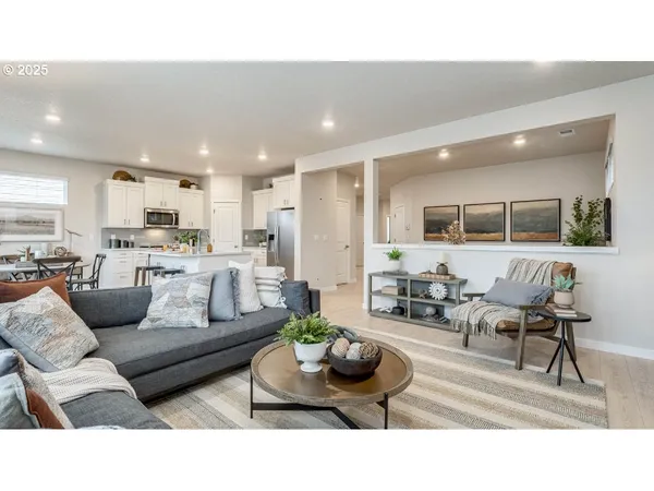$579,995 | 3650 Southwest Binford Avenue, Gresham, OR 97080