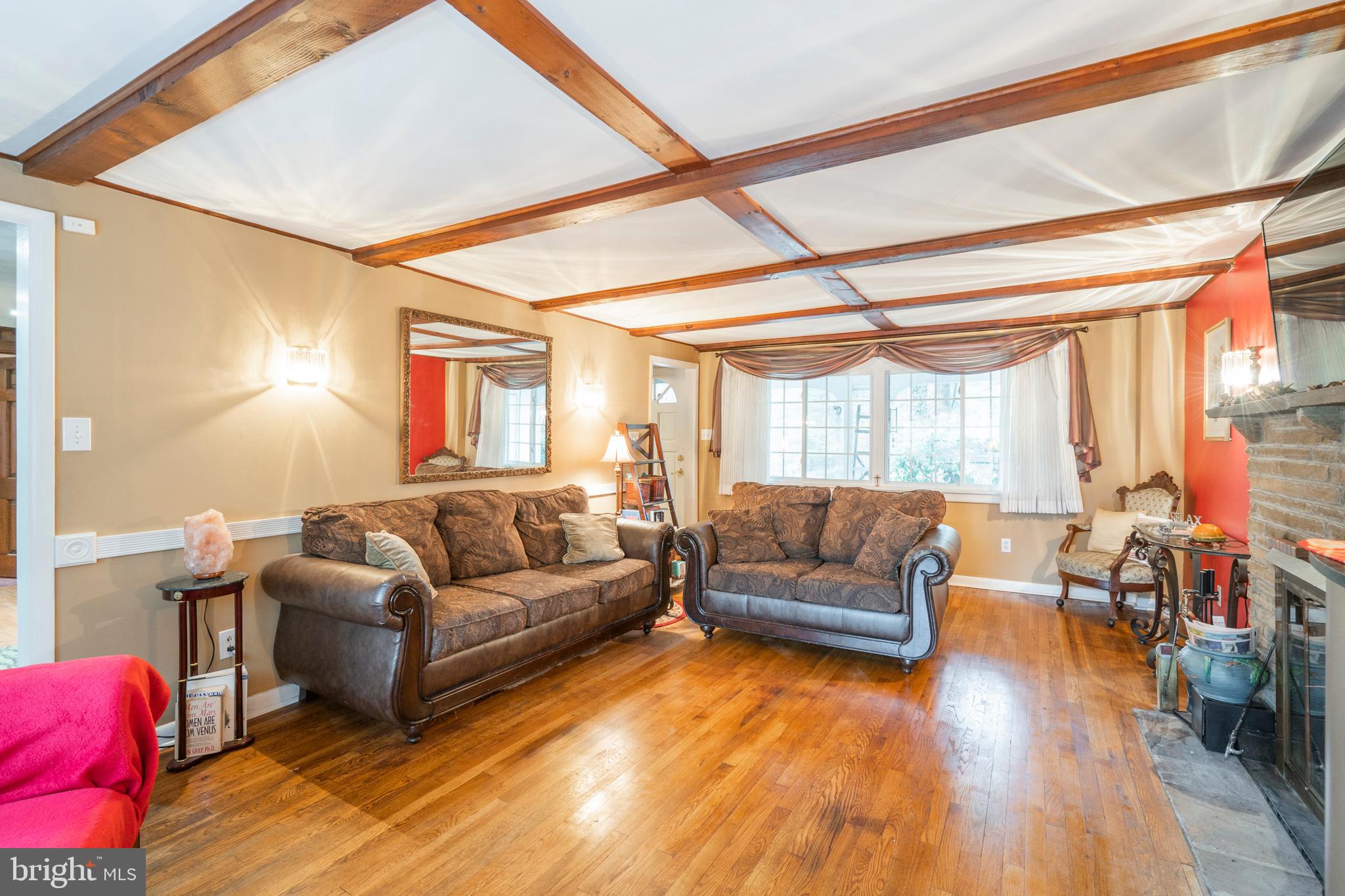 54 Forge Road Glen Mills, PA 19342 - Photo 3 of 16 Living room
