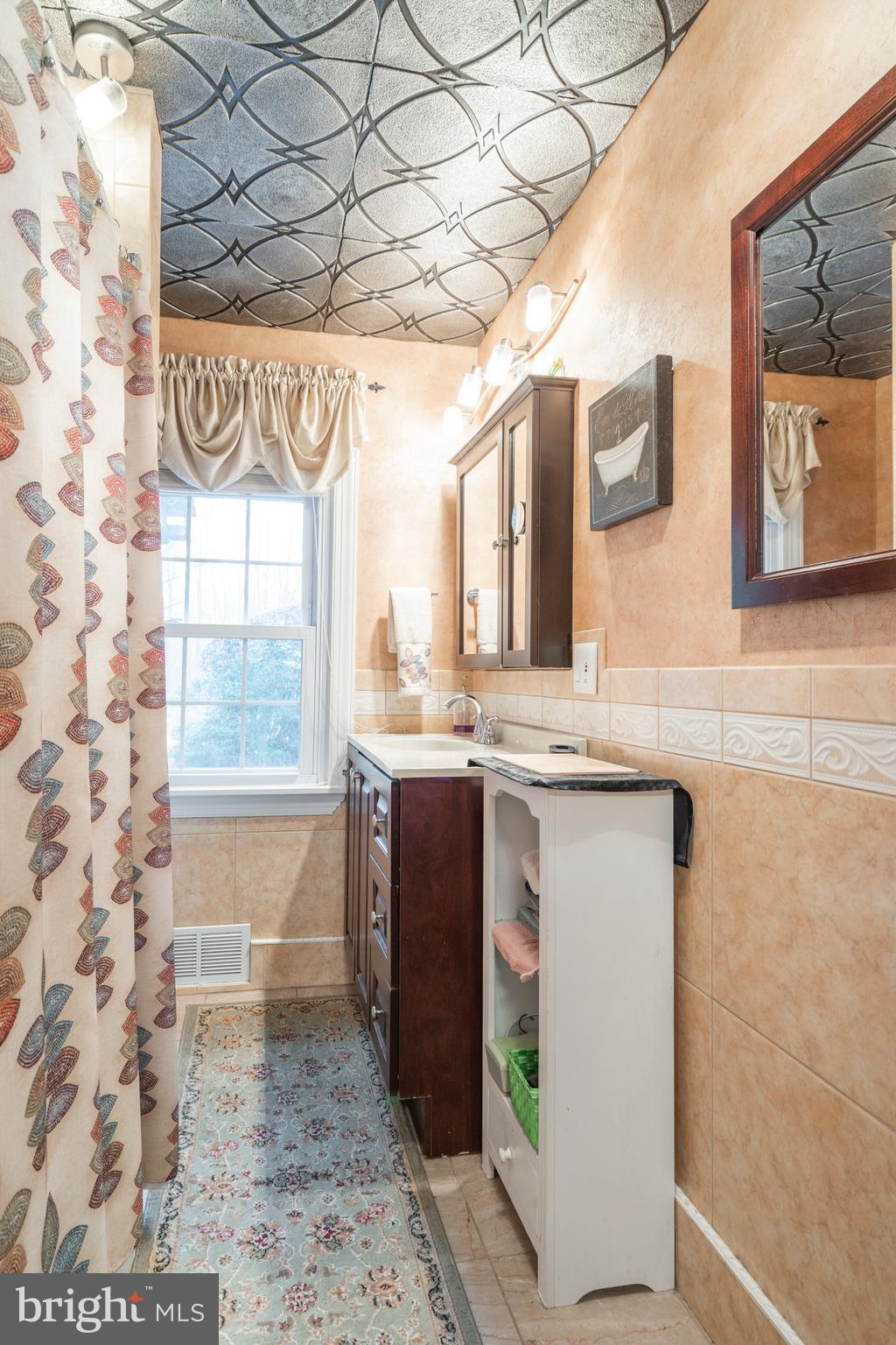 54 Forge Road Glen Mills, PA 19342 - Photo 8 of 16 Master bath