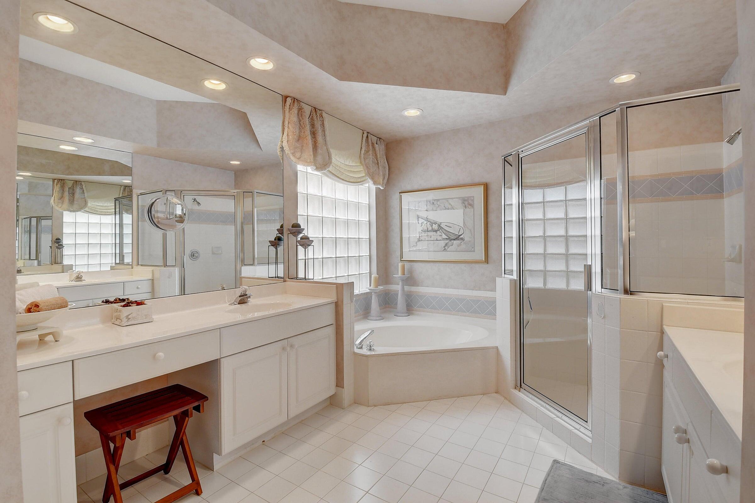 7725 Rockford Road Boynton Beach, FL 33472 - Photo 27 of 63 primary bath