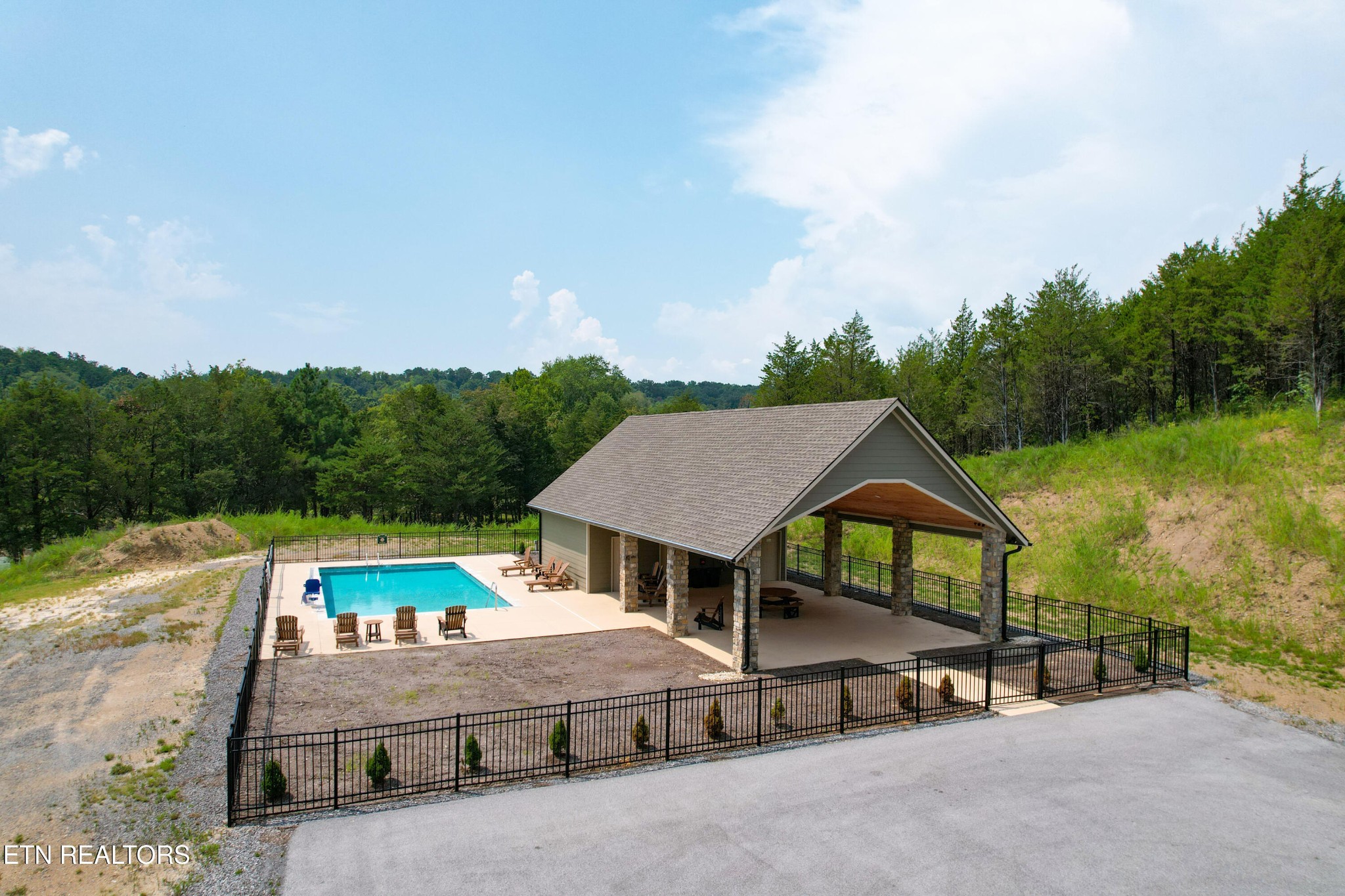 122 Ridge Point Trail Dandridge, TN 37725 - Photo 30 of 33