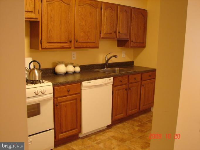 7733 Charlesmont Road Dundalk, MD 21222 - Photo 4 of 26 Kitchen