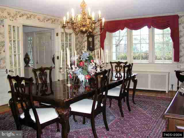 556 Country Club Road York, PA 17403 - Photo 2 of 9 Gallery Image 2