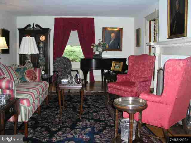 556 Country Club Road York, PA 17403 - Photo 3 of 9 Gallery Image 3