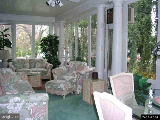 556 Country Club Road York, PA 17403 - Photo 6 of 9 Gallery Image 6