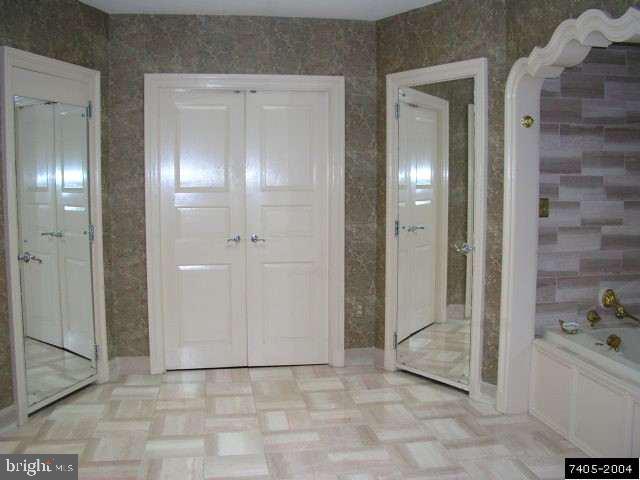 556 Country Club Road York, PA 17403 - Photo 7 of 9 Gallery Image 7