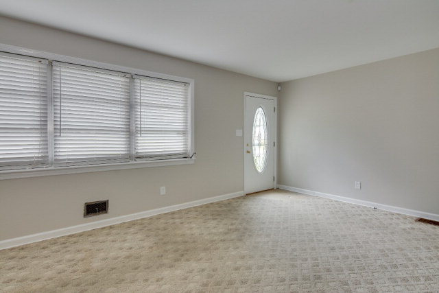 750 Old Edgefield Road North Augusta, SC 29841 - Photo 4 of 18 Livingroom