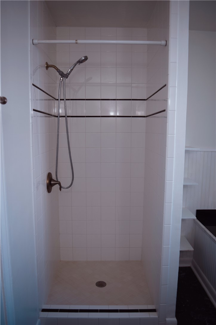701 Naples Street Corpus Christi, TX 78404 - Photo 19 of 31 shower