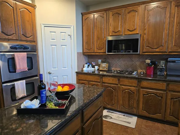 $415,000 | 506 Magnolia Lane, Glenn Heights, TX 75154