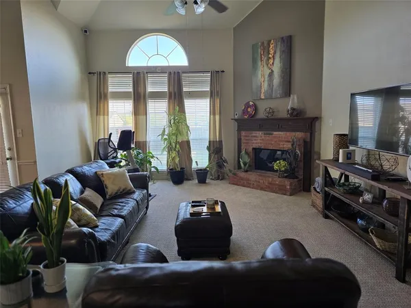 $415,000 | 506 Magnolia Lane, Glenn Heights, TX 75154