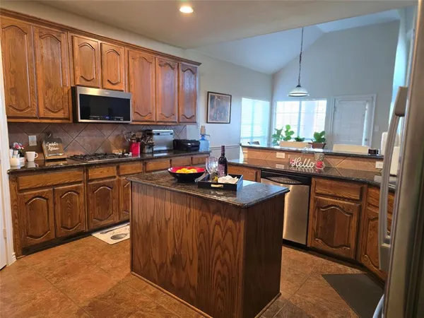 $415,000 | 506 Magnolia Lane, Glenn Heights, TX 75154