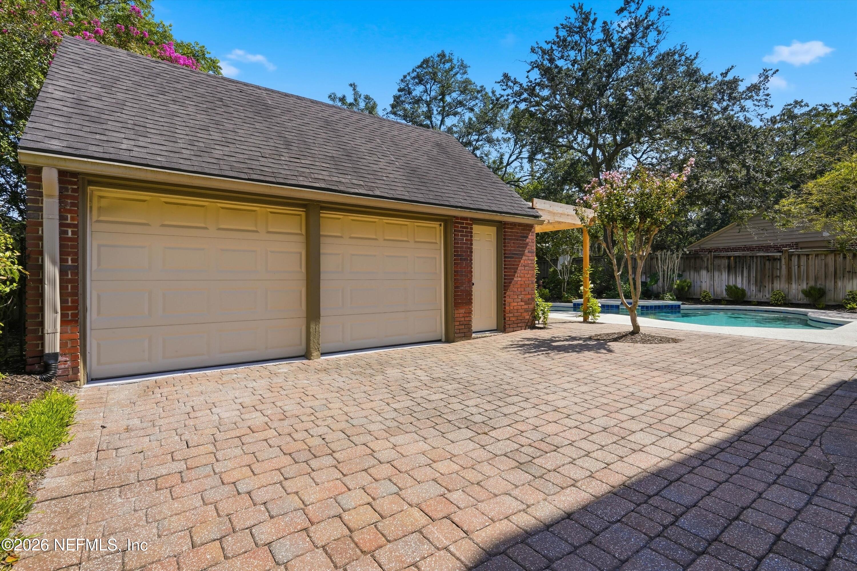 1985 Largo Road Jacksonville, FL 32207 - Photo 49 of 70 Driveway