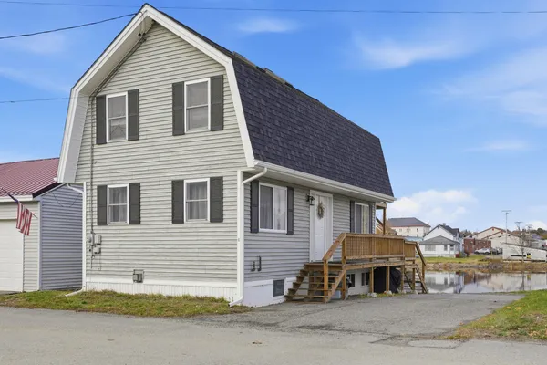 $379,000 | 6 Mattanawcook Street, Lincoln, ME 04457