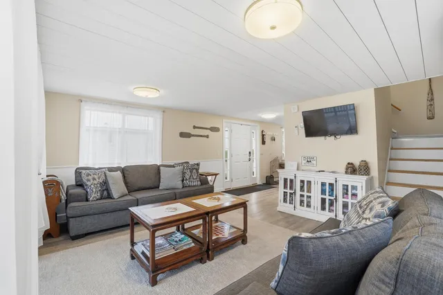 $379,000 | 6 Mattanawcook Street, Lincoln, ME 04457