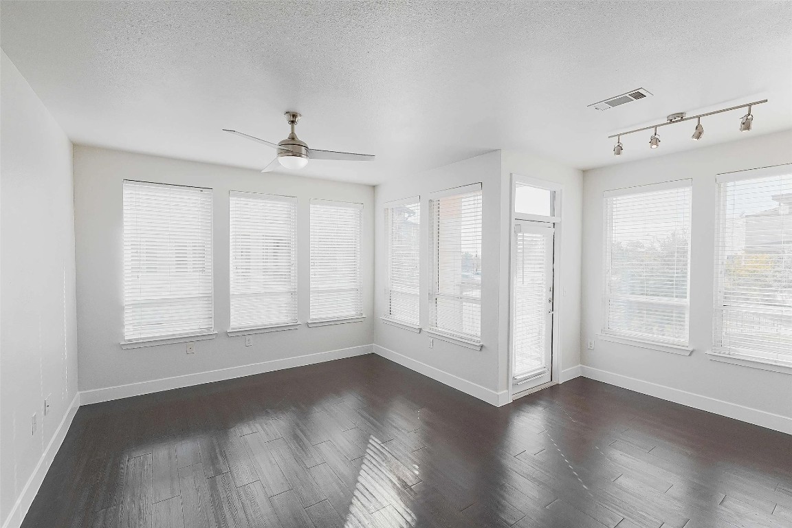 4800 Steiner Ranch Boulevard, Unit 15301 Austin, TX 78732 - Photo 15 of 21 Up to 8 weeks free rent plus reduced deposits!