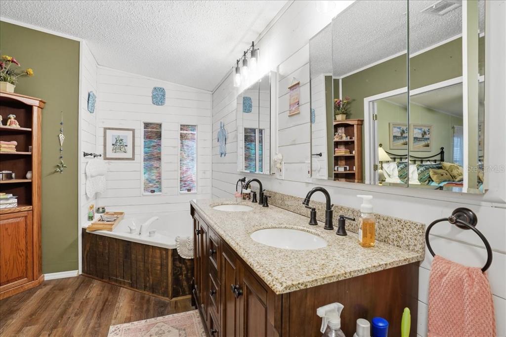 1001 Starkey Road, Unit 282 Largo, FL 33771 - Photo 20 of 38