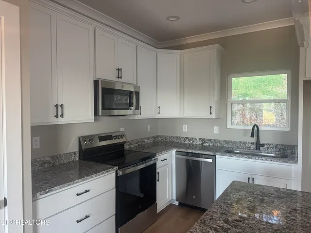 $459,900 | 250 Clear Creek Road, Kodak, TN 37764