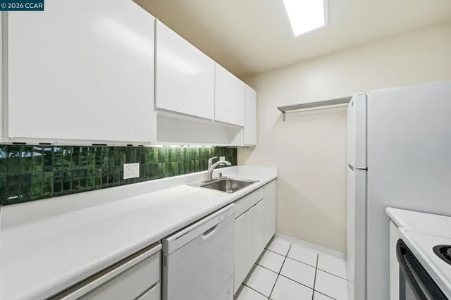 $259,000 | 470 North Civic Drive, Unit 405, Walnut Creek, CA 94596