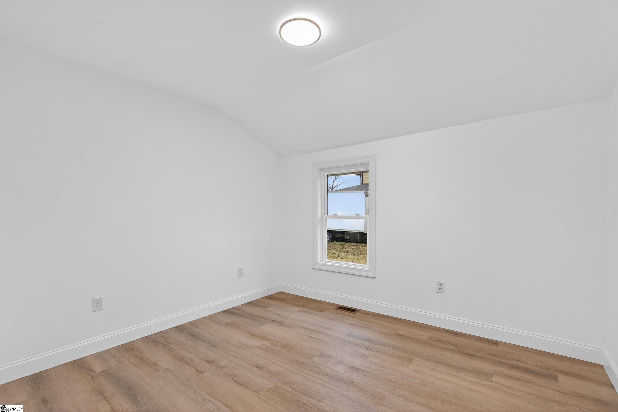 583 Berry Road Boiling Springs, SC 29316 - Photo 17 of 37