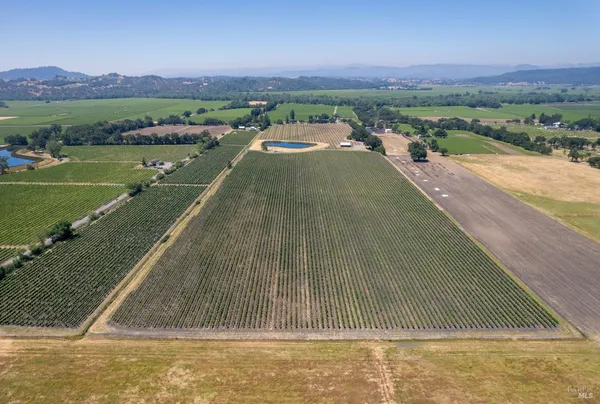 $3,500,000 | 5744 Highway 128, Geyserville, CA 95441