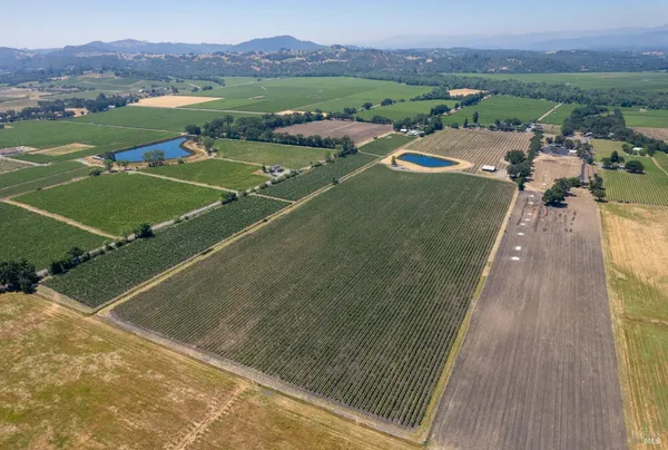 $3,500,000 | 5744 Highway 128, Geyserville, CA 95441