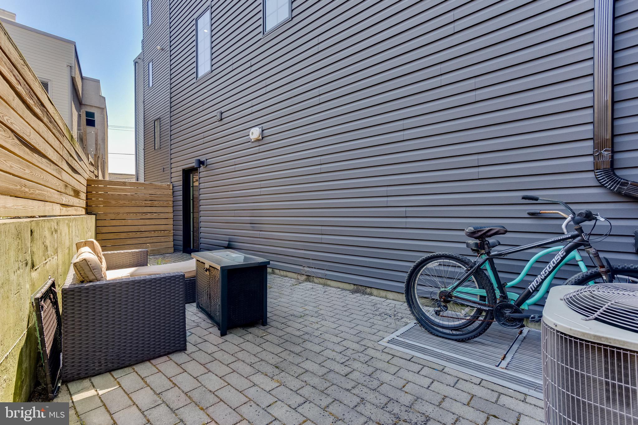 2411 Innovator Way Philadelphia, PA 19146 - Photo 23 of 26 a view of a patio with table and chairs
