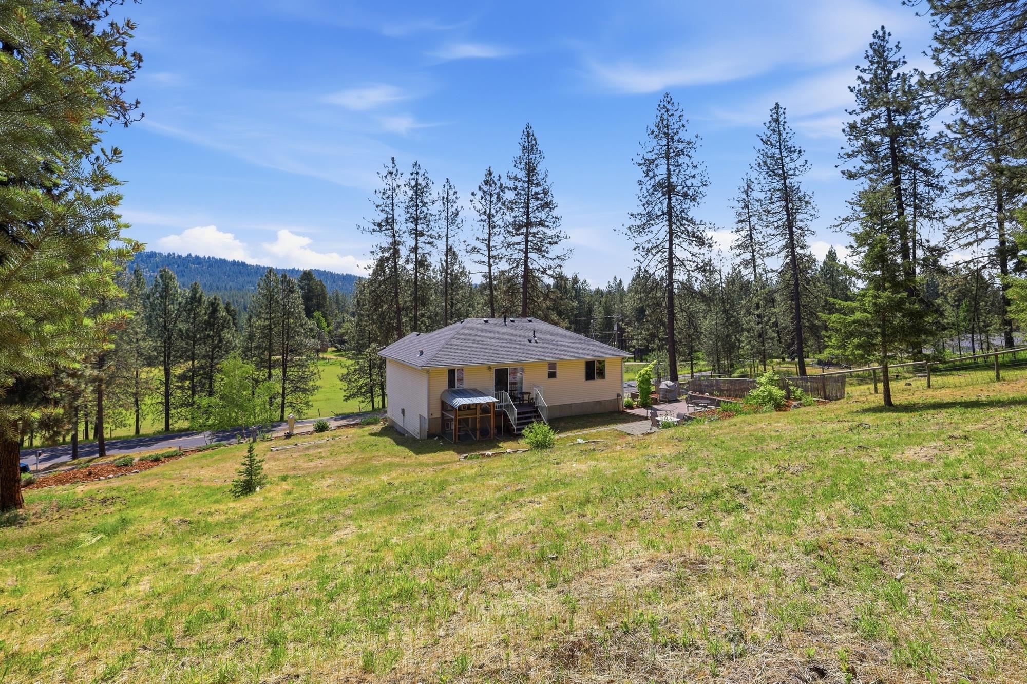 33113 North Milan Road Chattaroy, WA 99003 - Photo 36 of 39