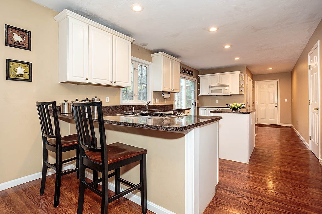 6 May Road Westford, MA 01886 - Photo 3 of 30 Gallery Image 3