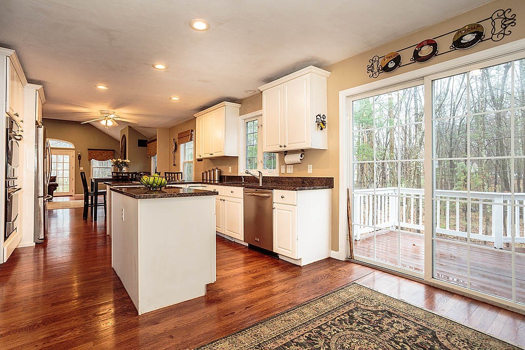 6 May Road Westford, MA 01886 - Photo 4 of 30 Gallery Image 4
