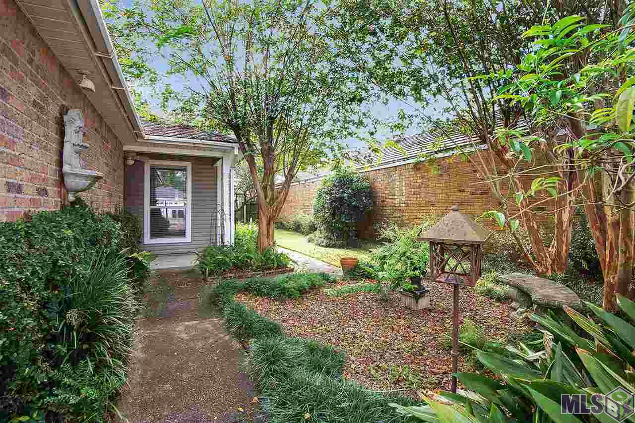 1863 Myrtle Ridge Drive Baton Rouge, LA 70816 - Photo 3 of 10