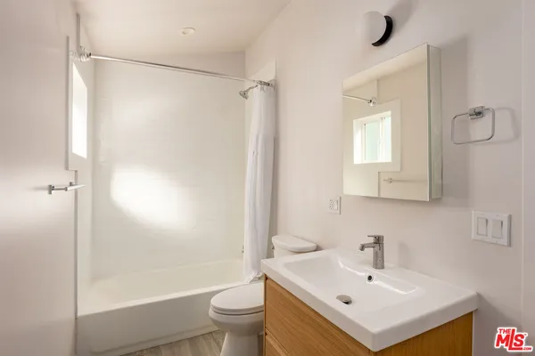 $2,995 | 126 Franklin Court, Unit B, Glendale, CA 91205