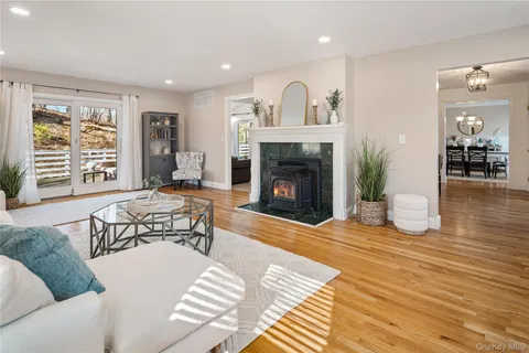 $948,000 | 15 Cross Road, Cortlandt Manor, NY 10567