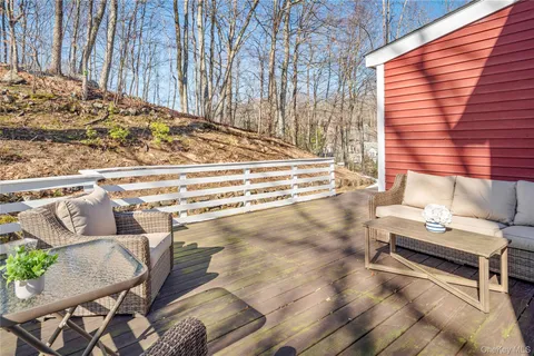 $948,000 | 15 Cross Road, Cortlandt Manor, NY 10567