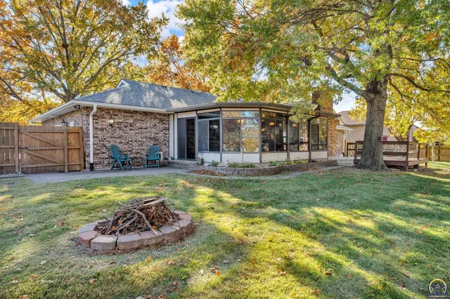 $385,000 | 2731 Southeast Peck Road, Topeka, KS 66605