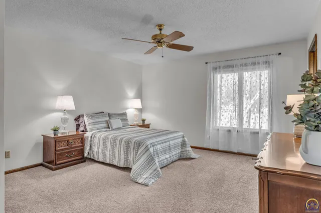 $385,000 | 2731 Southeast Peck Road, Topeka, KS 66605