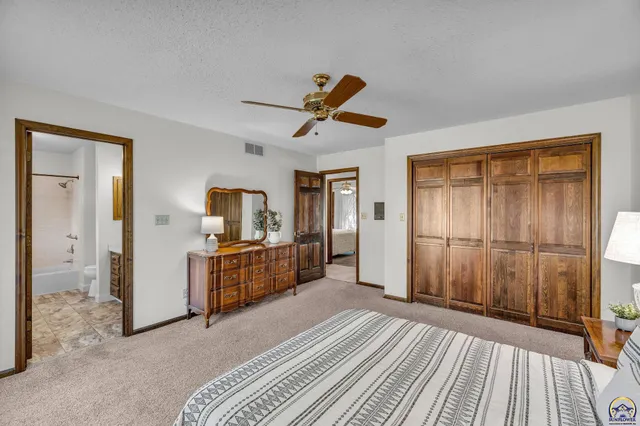 $385,000 | 2731 Southeast Peck Road, Topeka, KS 66605