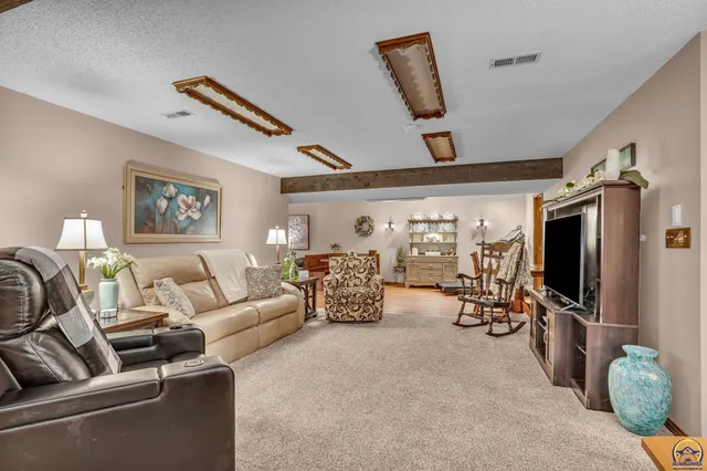 $385,000 | 2731 Southeast Peck Road, Topeka, KS 66605