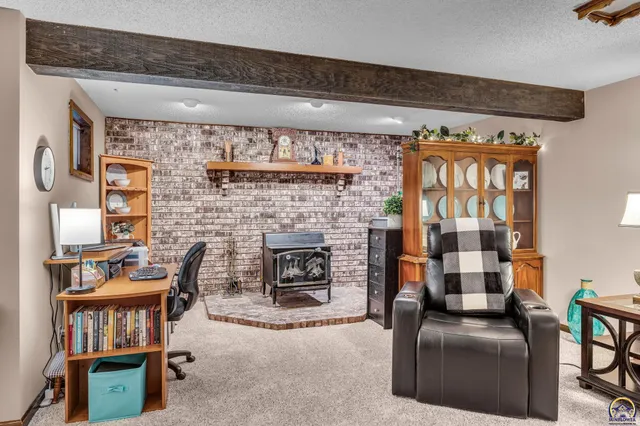 $385,000 | 2731 Southeast Peck Road, Topeka, KS 66605