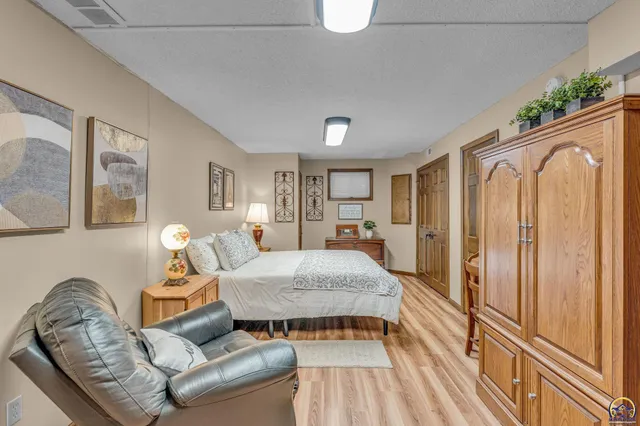 $385,000 | 2731 Southeast Peck Road, Topeka, KS 66605