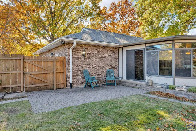 $385,000 | 2731 Southeast Peck Road, Topeka, KS 66605