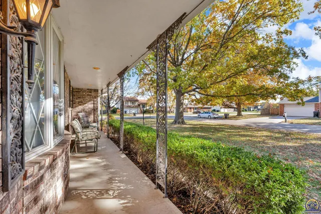 $385,000 | 2731 Southeast Peck Road, Topeka, KS 66605