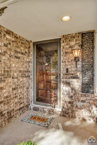 $385,000 | 2731 Southeast Peck Road, Topeka, KS 66605