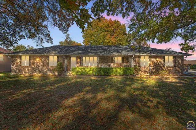 $385,000 | 2731 Southeast Peck Road, Topeka, KS 66605