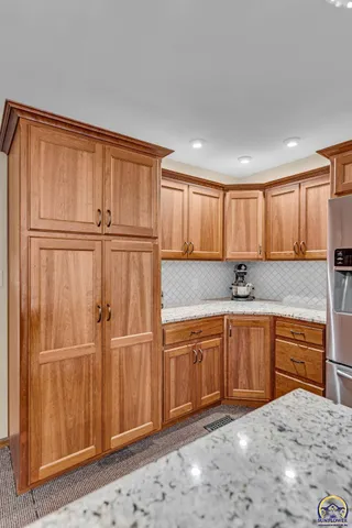 $385,000 | 2731 Southeast Peck Road, Topeka, KS 66605