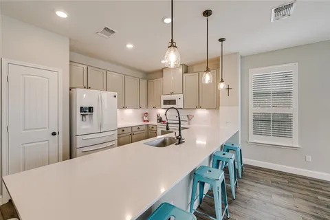 $325,000 | 1008 Estes Park, Taylor, TX 76574