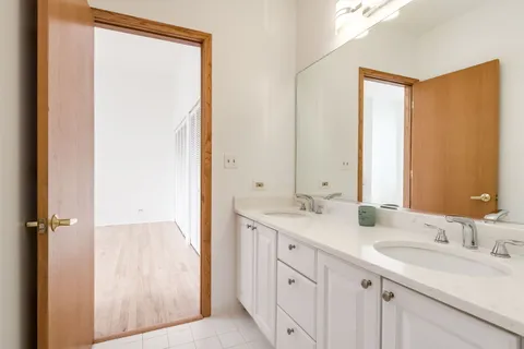 $525,000 | 910 South Michigan Avenue, Unit 1908, Chicago, IL 60605