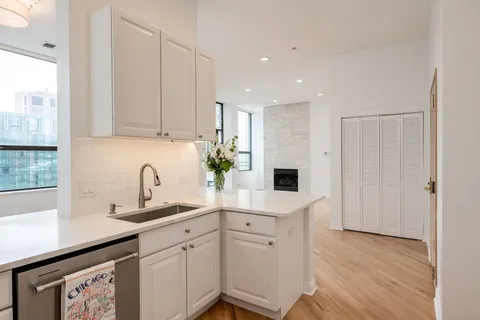 $525,000 | 910 South Michigan Avenue, Unit 1908, Chicago, IL 60605