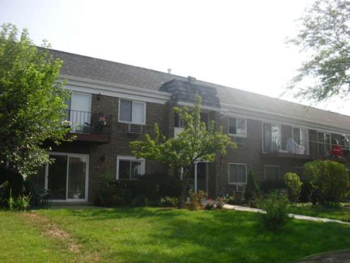 10369 Dearlove Road, Unit 2F Glenview, IL 60025 - Photo 1 of 9