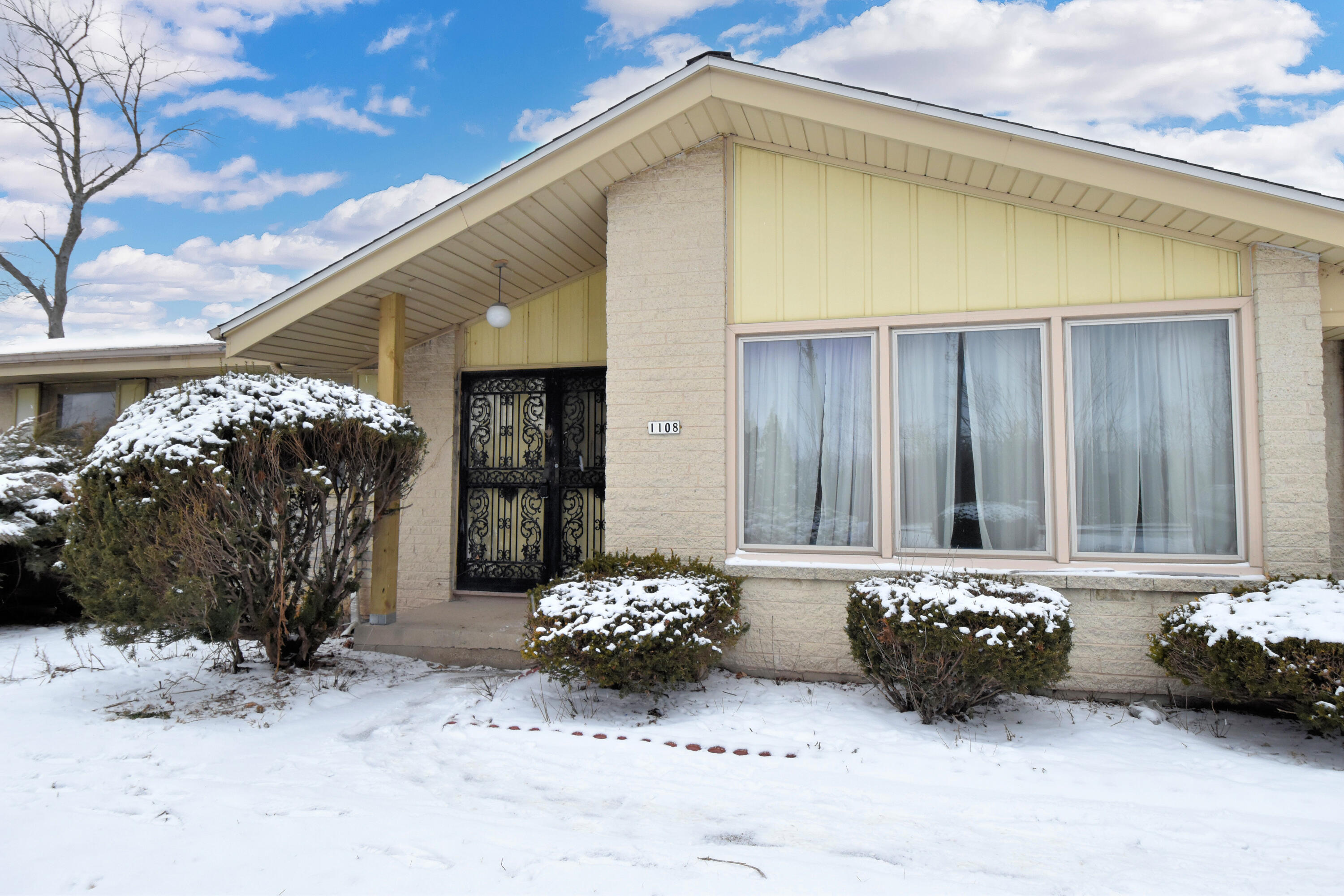 1108 West Zedler Lane Mequon, WI 53092 - Photo 34 of 34 Near million dollar homes!